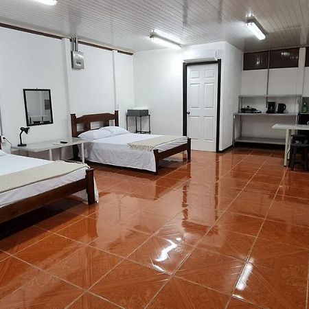 Sleep&Go! Cabina Cuadruple En Siquirres Centro - And Rafting Tour! Siqurres Da Alegria Exteriér fotografie