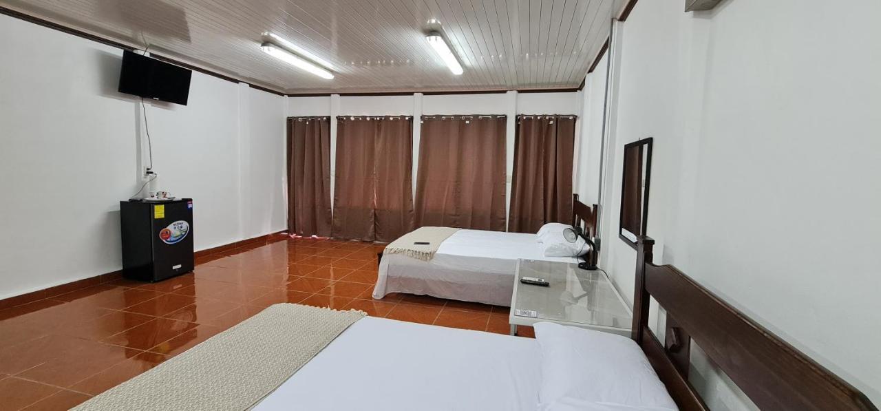 Sleep&Go! Cabina Cuadruple En Siquirres Centro - And Rafting Tour! Siqurres Da Alegria Exteriér fotografie